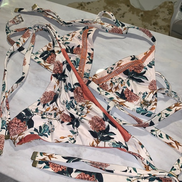 Beach Riot Bikini - Picture 6 of 6